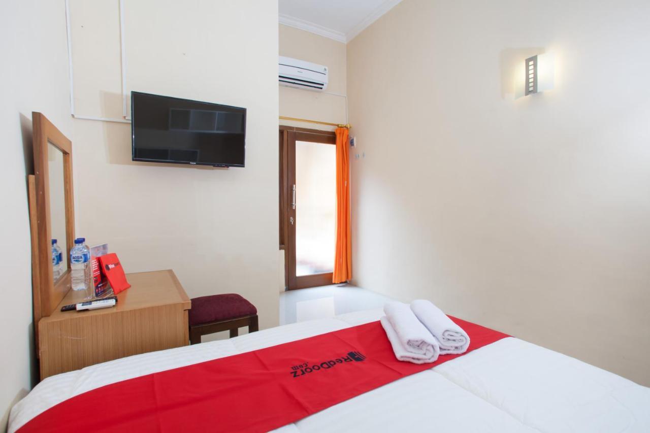 Отель Reddoorz Syariah Near Untag Banyuwangi Баньюванги Экстерьер фото