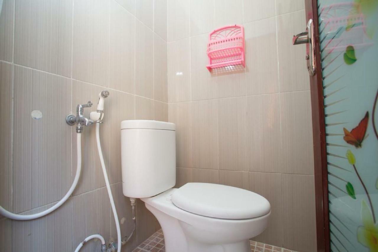 Отель Reddoorz Syariah Near Untag Banyuwangi Баньюванги Экстерьер фото